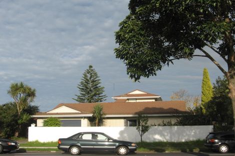 Photo of property in 3 Cascades Road, Pakuranga Heights, Auckland, 2010
