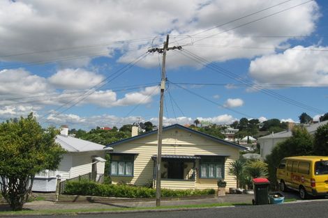 Photo of property in 54 Quadrant Road, Onehunga, Auckland, 1061