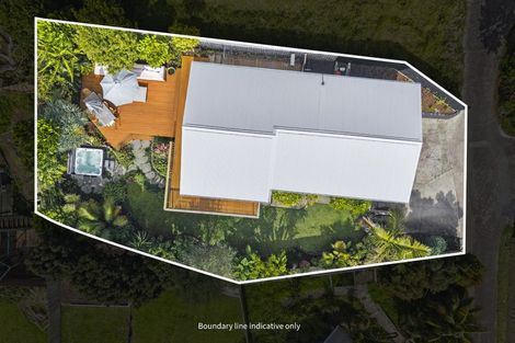 Photo of property in 1/26 Nor'east Drive, Northcross, Auckland, 0632