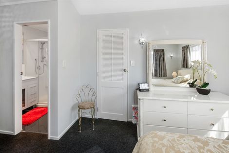 Photo of property in 6 Tree Top Lane, Paparangi, Wellington, 6037