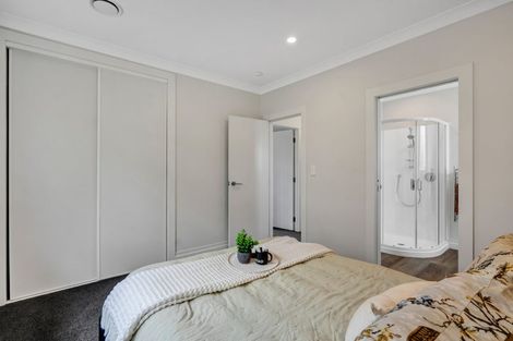 Photo of property in 16 Holford Street, Westown, New Plymouth, 4310