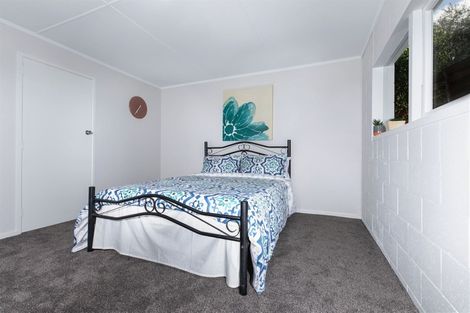 Photo of property in 82 Ravenwood Drive, Forrest Hill, Auckland, 0620