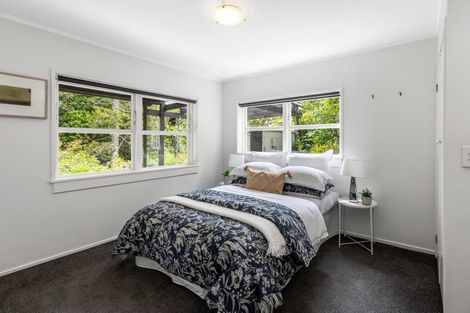 Photo of property in 68 Woodfern Crescent, Titirangi, Auckland, 0604