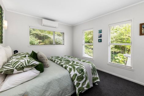 Photo of property in 68 Woodfern Crescent, Titirangi, Auckland, 0604