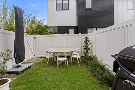Photo of property in 1/26 Moa Road, Point Chevalier, Auckland, 1022