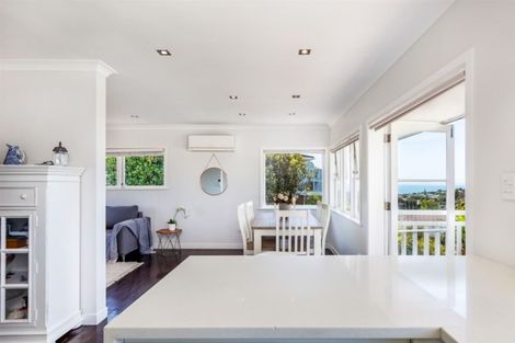 Photo of property in 1/2 Elizabeth Place, Mairangi Bay, Auckland, 0630