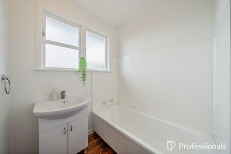 Photo of property in 18 Barberry Grove, Maungaraki, Lower Hutt, 5010
