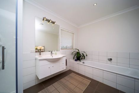 Photo of property in 9 Manukaka Heights, Hurdon, New Plymouth, 4310