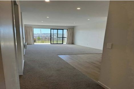 Photo of property in 12/1 Genevieve Lane, Hobsonville, Auckland, 0616