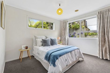 Photo of property in 15 Fyvie Avenue, Tawa, Wellington, 5028