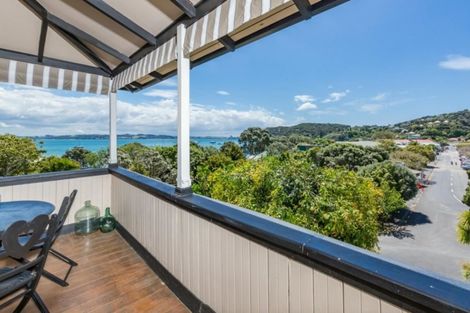 Photo of property in 1 Robertson Street, Russell, 0202