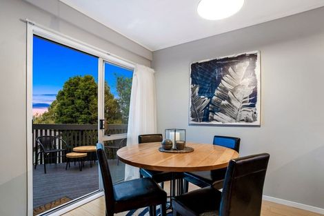 Photo of property in 9 Hepburn Road, Glendene, Auckland, 0602