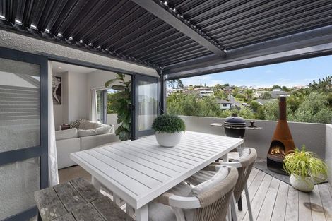 Photo of property in 11/19 Langana Avenue, Browns Bay, Auckland, 0630