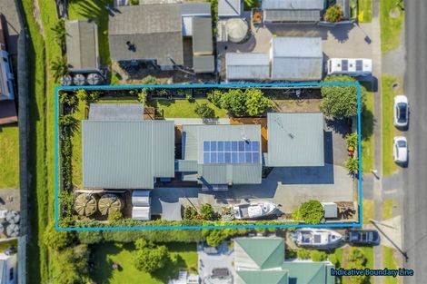 Photo of property in 3 Karaka Road, Kawakawa Bay, Papakura, 2585