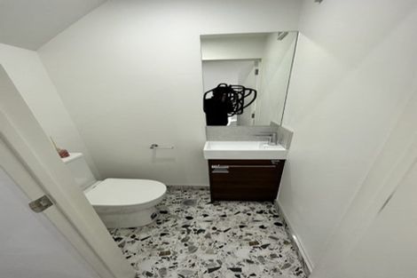 Photo of property in 2/77 Glenmore Road, Sunnyhills, Auckland, 2010