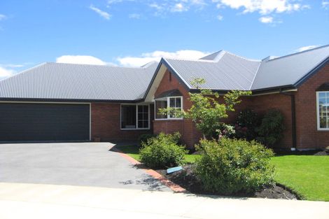 Photo of property in 12 Jasper Place, Northwood, Christchurch, 8051