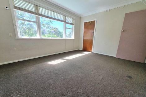 Photo of property in 2 Martin Place, Kelston, Auckland, 0602