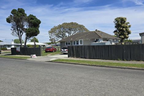 Photo of property in 33 Lister Crescent, Maraenui, Napier, 4110