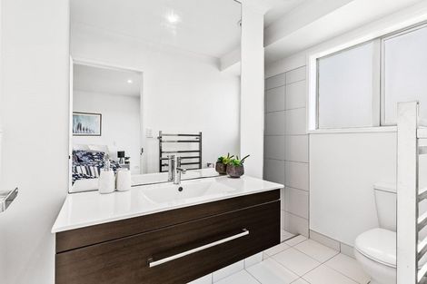 Photo of property in 14 Hooton Drive, Kumeu, 0810