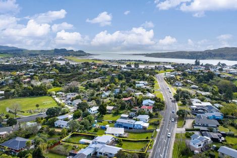 Photo of property in 17 Main Road, Raglan, 3225