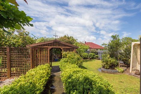 Photo of property in 34 Florence Avenue, Palmerston North, 4414