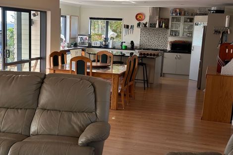 Photo of property in 165a Carlisle Road, Northcross, Auckland, 0632