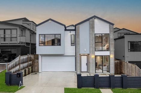 Photo of property in 12 Greenstead Close, Flat Bush, 2019