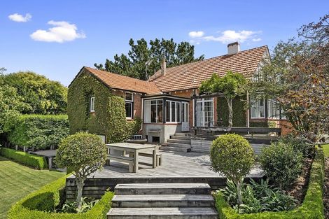 Photo of property in 48 Hillcrest Road, Hillcrest, Hamilton, 3216