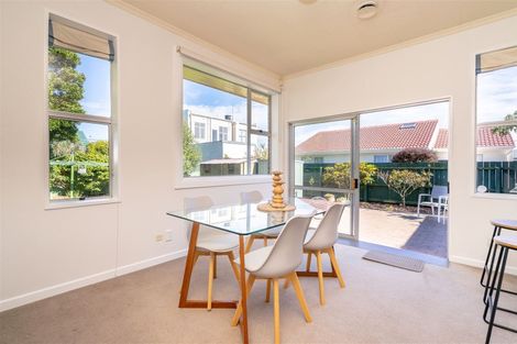 Photo of property in 62 Royal Crescent, Saint Kilda, Dunedin, 9012