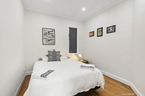 Photo of property in 59 Houghton Bay Road, Houghton Bay, Wellington, 6023