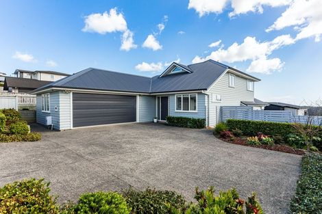 Photo of property in 135 Endeavour Drive, Whitby, Porirua, 5024