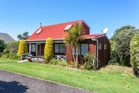 Photo of property in 111 Tuna Place, Onemana, Whangamata, 3691