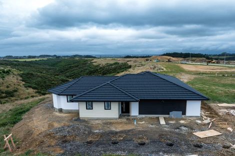 Photo of property in 57 Atlantic Drive, Fitzherbert, Palmerston North, 4410