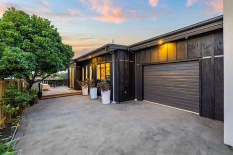 Photo of property in 2/23 Main Road, Redcliffs, Christchurch, 8081