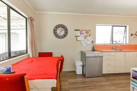 Photo of property in 423a Massey Street, Akina, Hastings, 4122