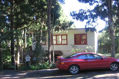 Photo of property in 16 Tawini Road, Titirangi, Auckland, 0604