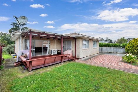 Photo of property in 24 Finlow Drive, Te Atatu South, Auckland, 0610