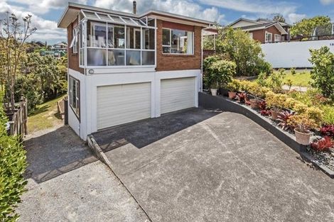 Photo of property in 16 Colin Wild Place, Glenfield, Auckland, 0629