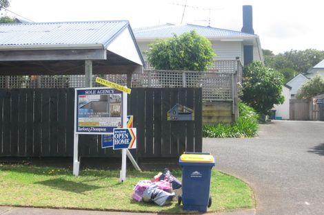 Photo of property in 2/37 Nile Road, Milford, Auckland, 0620