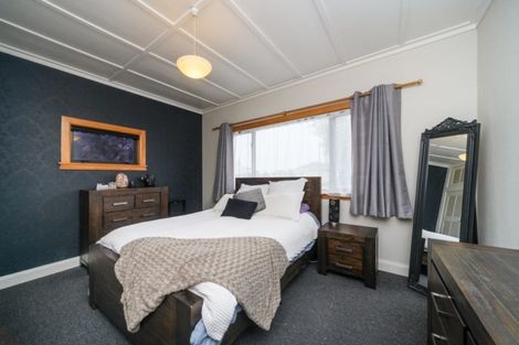 Photo of property in 15 Suzanne Grove, Kelvin Grove, Palmerston North, 4414