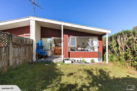 Photo of property in 2/5 Camden Road, Sandringham, Auckland, 1025