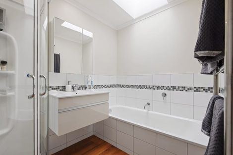 Photo of property in 33 Crofton Road, Ngaio, Wellington, 6035