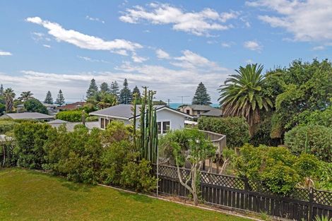 Photo of property in 4 Lysnar Street, Okitu, Gisborne, 4010