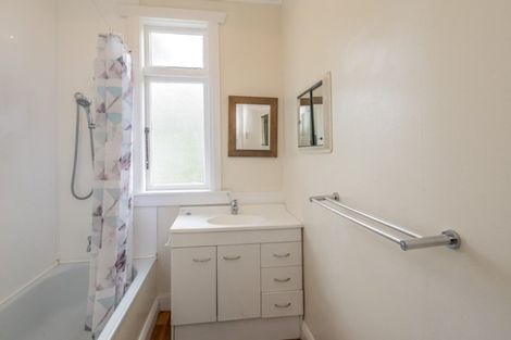 Photo of property in 378a Oxford Street, Levin, 5510