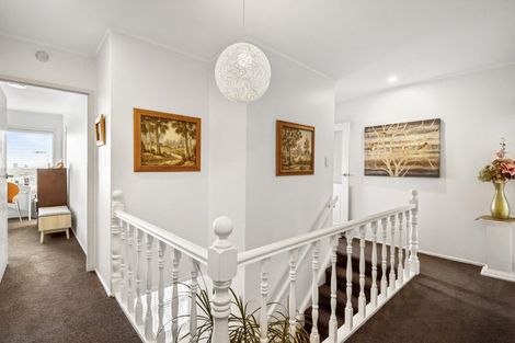 Photo of property in 2/23 Parr Terrace, Castor Bay, Auckland, 0620