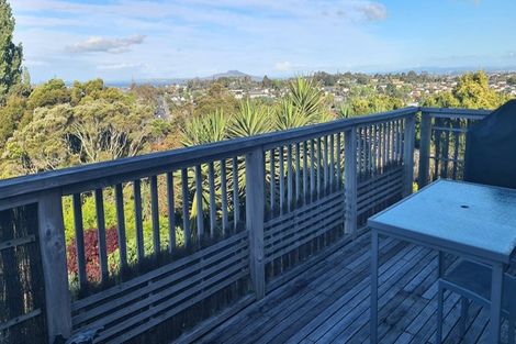 Photo of property in 2/50 Manuka Road, Glenfield, Auckland, 0629