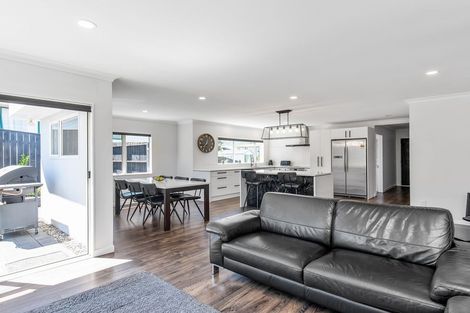 Photo of property in 29 Rutherford Drive, Waikanae Beach, Waikanae, 5036