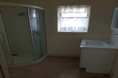 Photo of property in 37 Woodglen Road, Glen Eden, Auckland, 0602