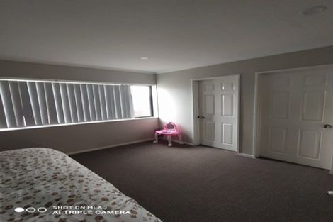 Photo of property in 12 Tavua Lane, Ranui, Auckland, 0612