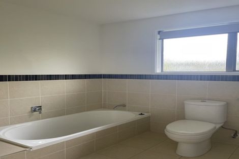 Photo of property in 463 Beach Road, Murrays Bay, Auckland, 0630